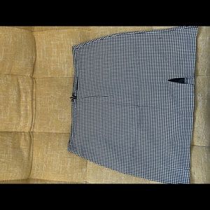 Houndstooth mini skirt with slit